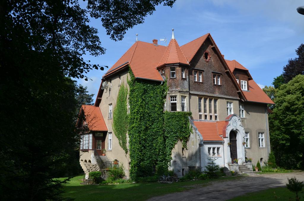 Palac Mysliwski Orle Solutions Miroslawiec Bagian luar foto