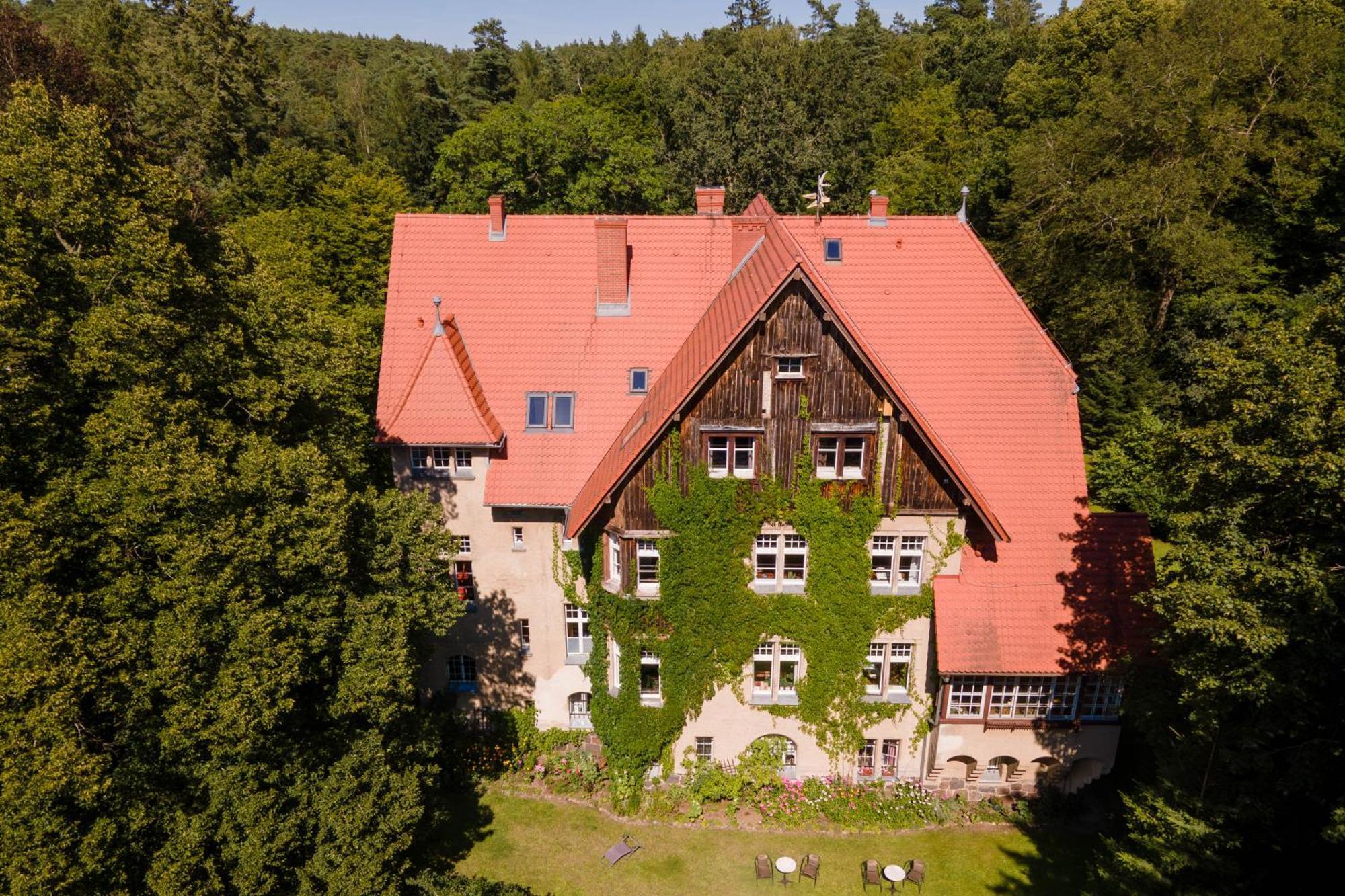 Palac Mysliwski Orle Solutions Miroslawiec Bagian luar foto