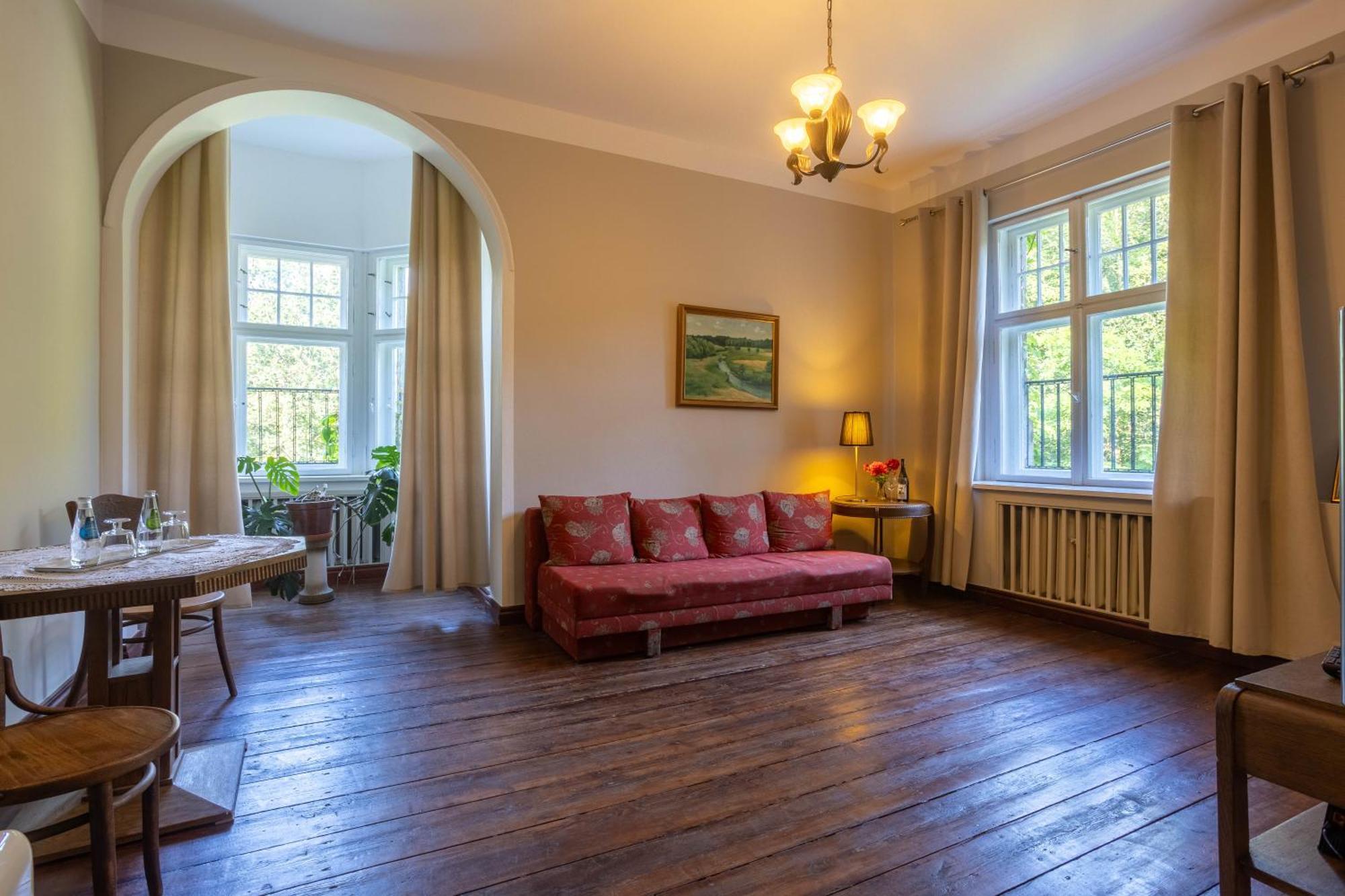 Palac Mysliwski Orle Solutions Miroslawiec Bagian luar foto