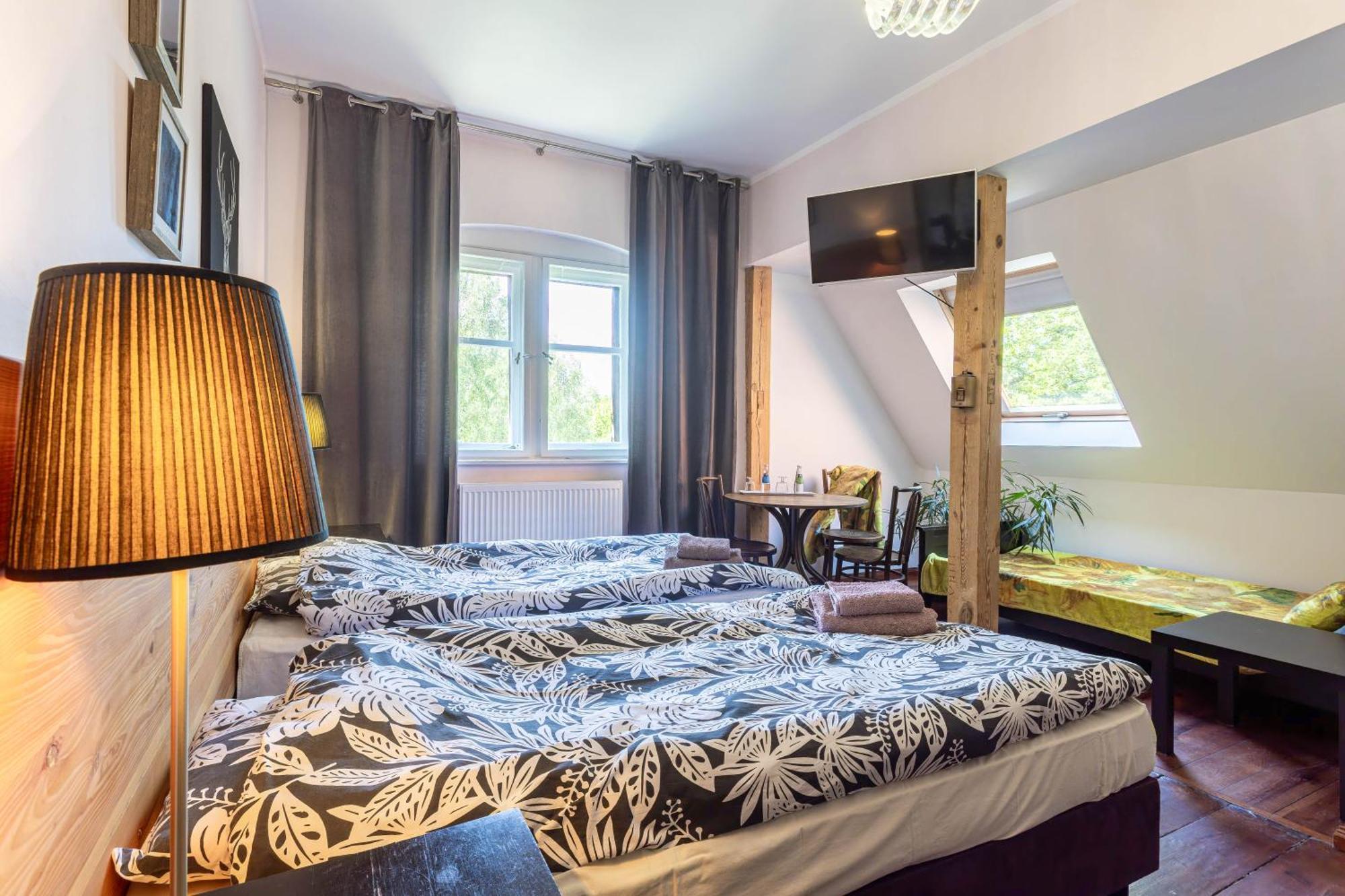 Palac Mysliwski Orle Solutions Miroslawiec Bagian luar foto