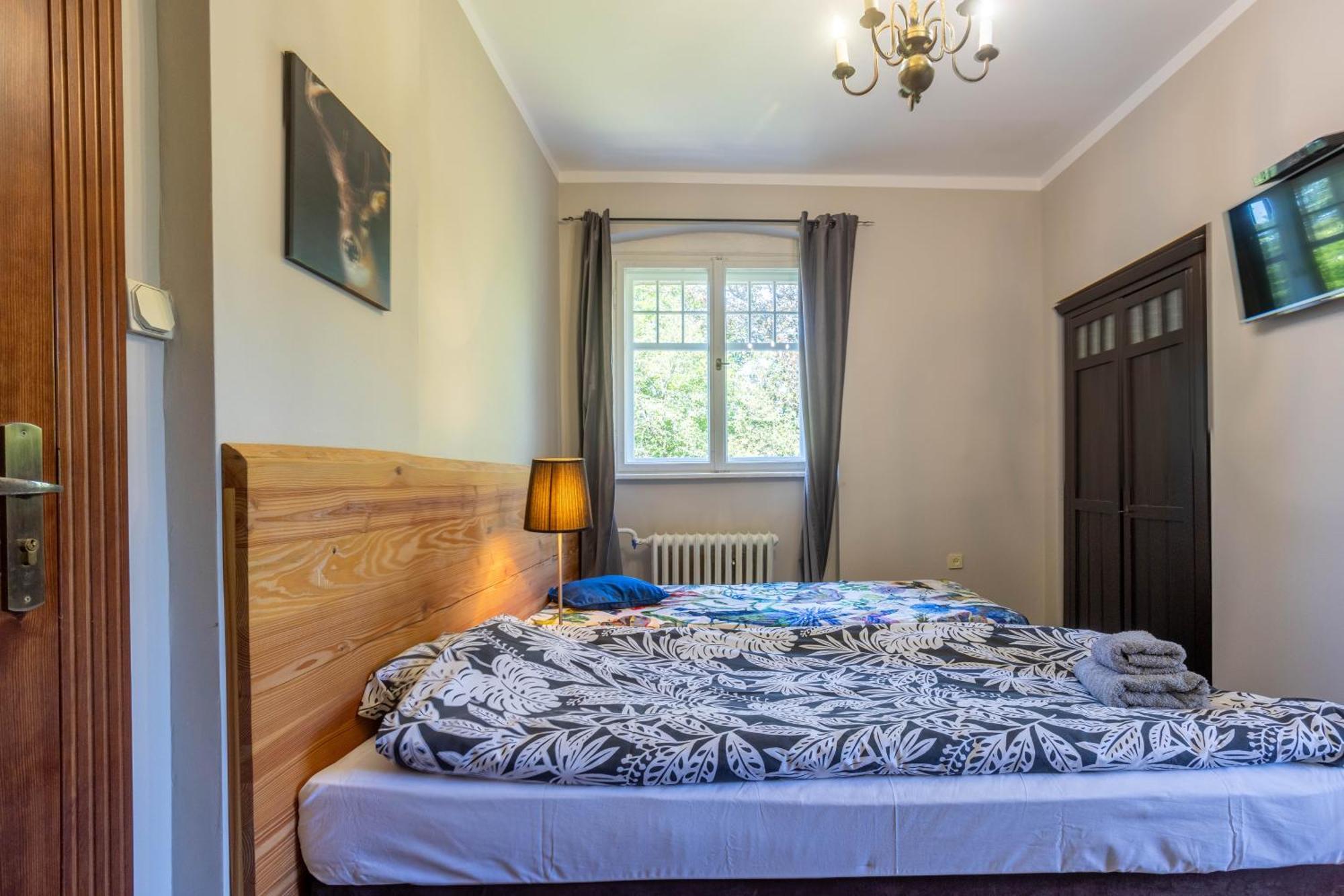 Palac Mysliwski Orle Solutions Miroslawiec Bagian luar foto