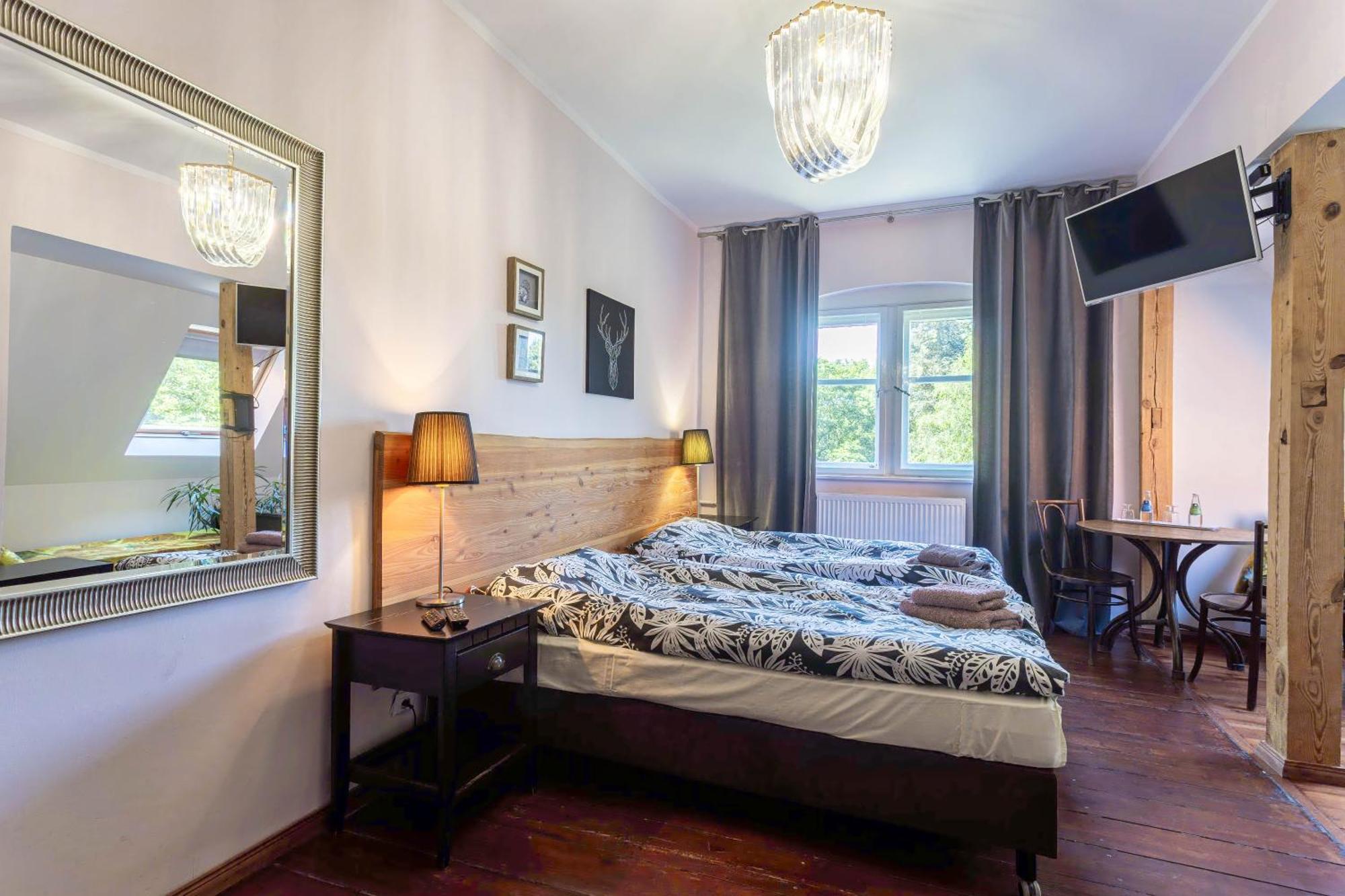 Palac Mysliwski Orle Solutions Miroslawiec Bagian luar foto